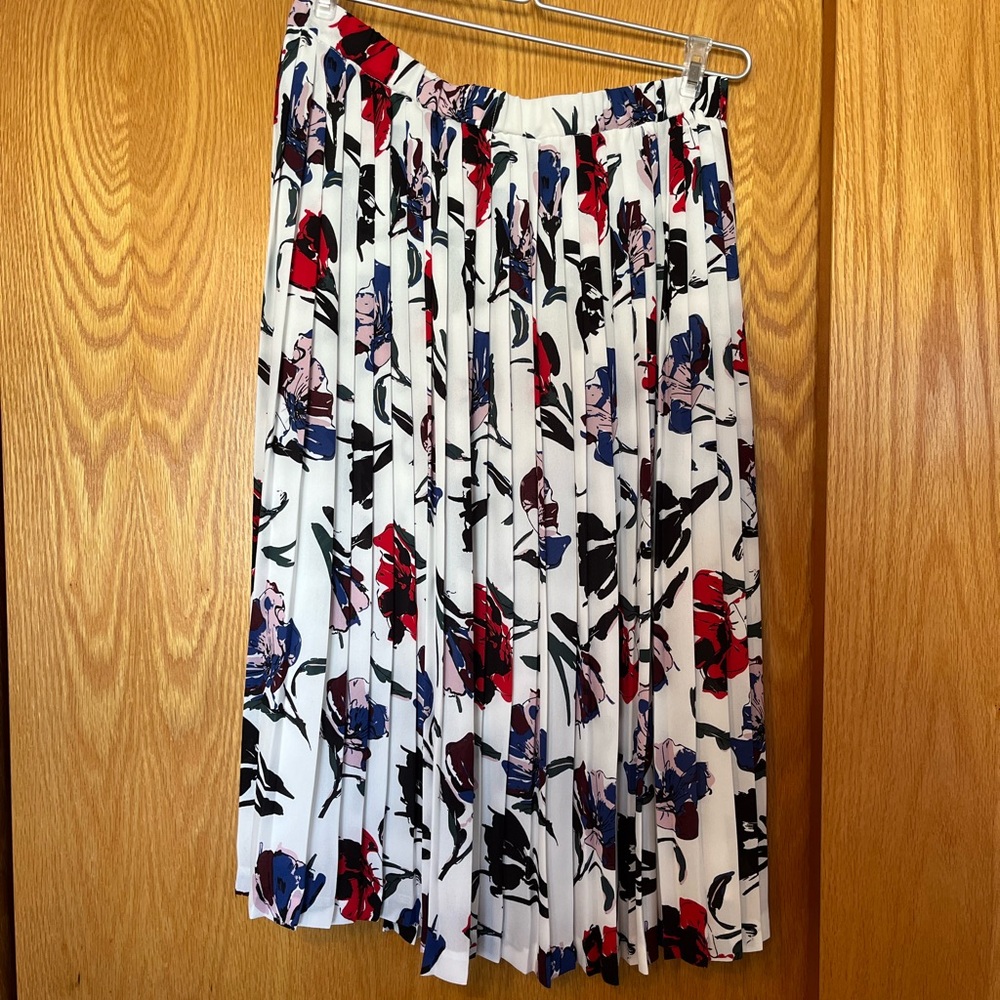 Banana Republic Floral Pleated Midi Skirt - Red, Blue, Black on White